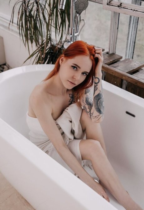 Denly nude actress image