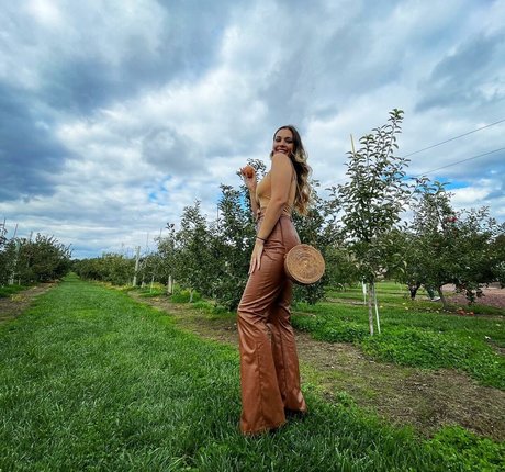 tattooed shemale onlyfans hot nude picture