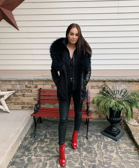 Logan Fabbro model nudes archive