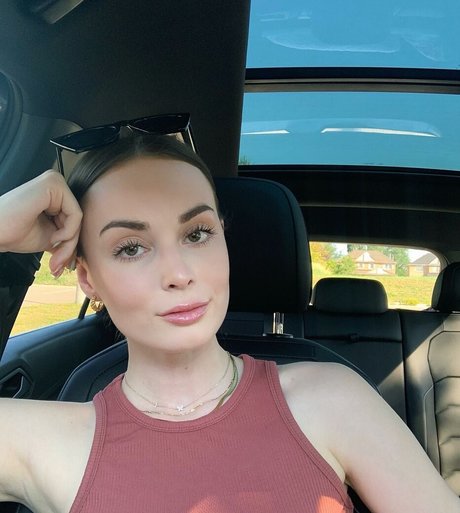 Logan Fabbro pornstar sexy img