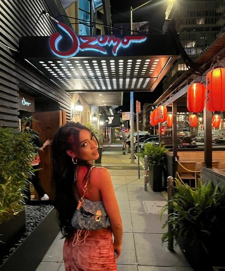 Italia Bradley model perfect picture