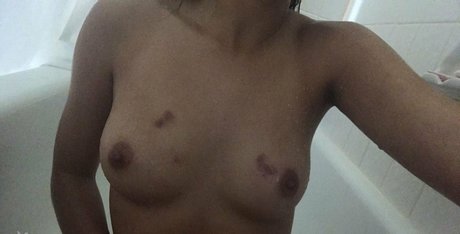 Italia Bradley erotic actress picture