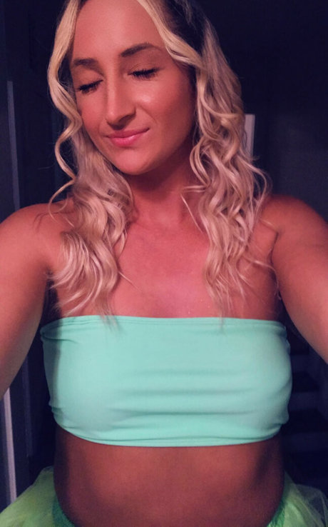 Sarah Shubert nice pornstar pic