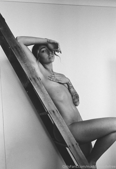 maddienevillefree hot star pic