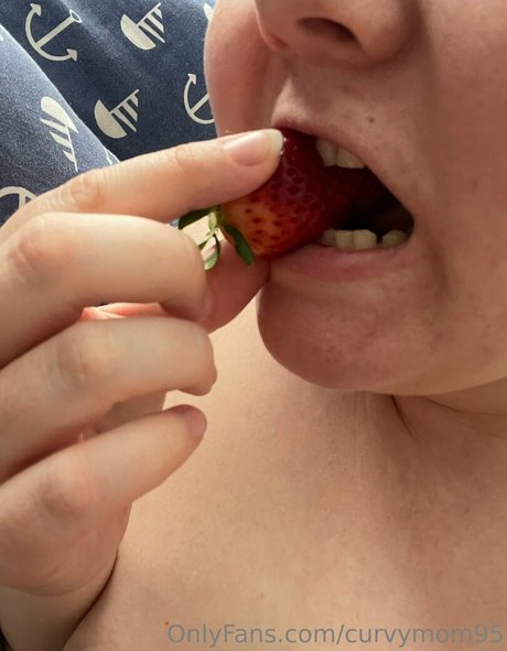 curvymom95 hot actress galleries