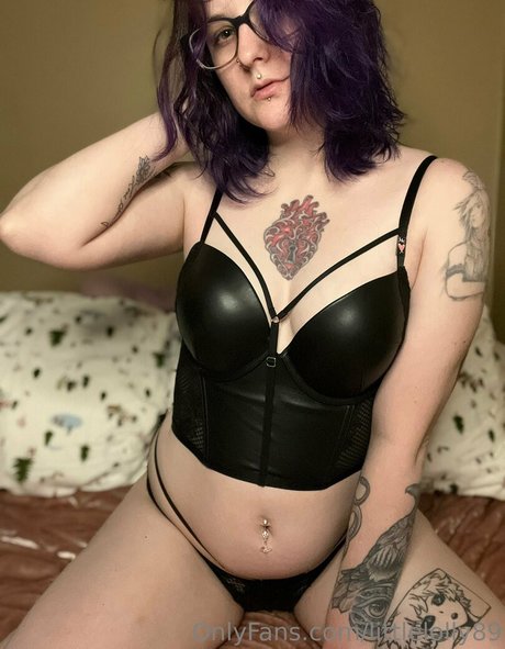 littlelolly89 hot pornstar image