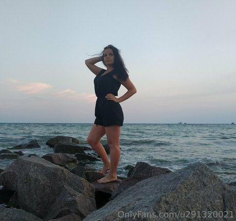 milf yoga onlyfans hd pic