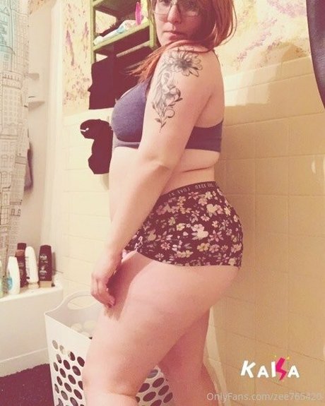 zee765420 nude star image