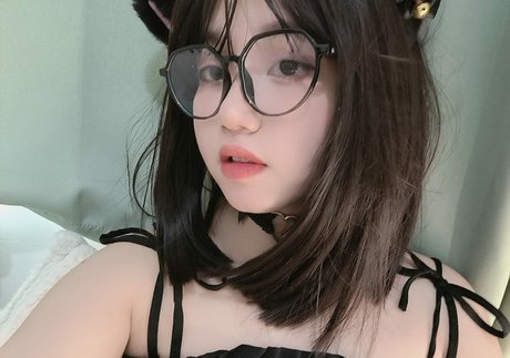 Mizaki Levi model perfect pictures