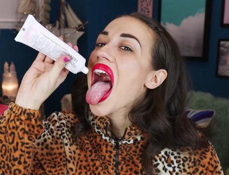 Colleen Ballinger hd pornstar pictures