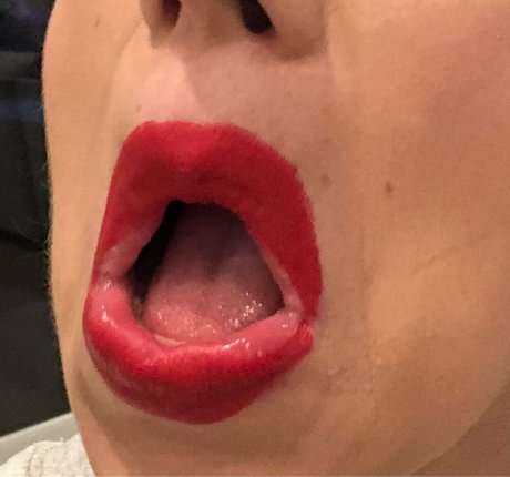 Colleen Ballinger pornographic model pic