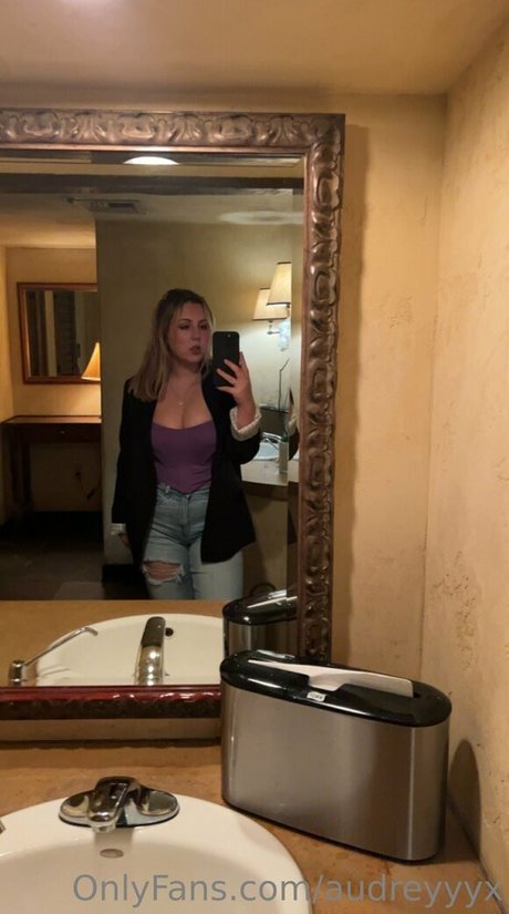 audreyyyx exclusive pornstar photo