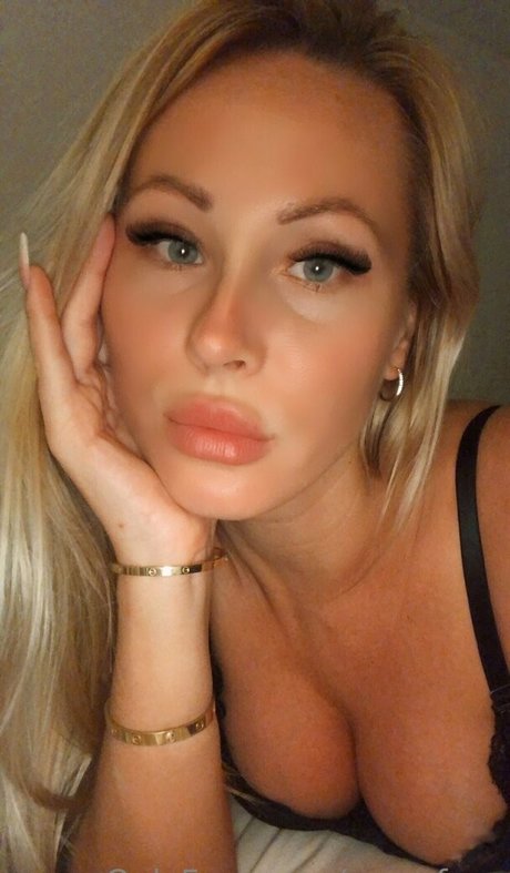 roxyyfoxx star art picture