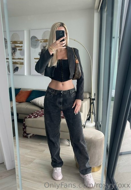 roxyyfoxx hot pornstar pic
