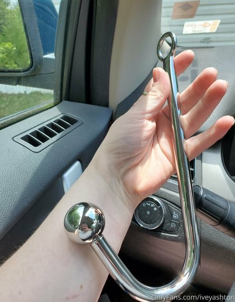 ashtonivey art actress photo