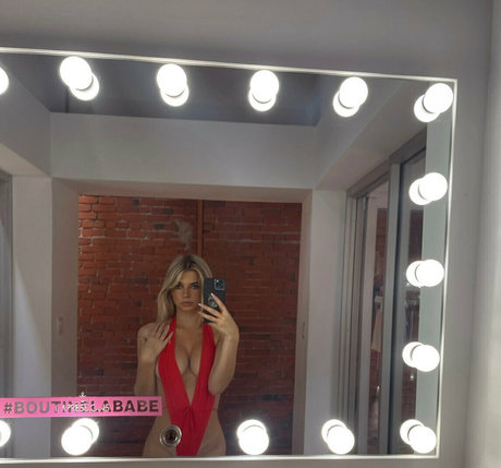 urbbaddy porn actress pic