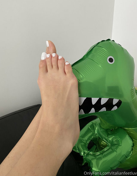 italianfeetluv art actress image