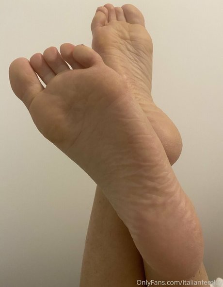 italianfeetluv star naked galleries