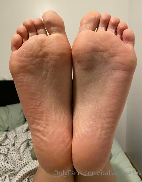 italianfeetluv sex pornstar img