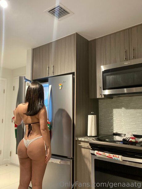 genaaatg pornstar top photo