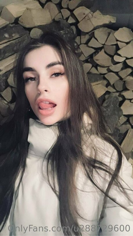 annie minor model nude img