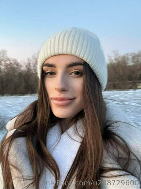 annie minor star hd img