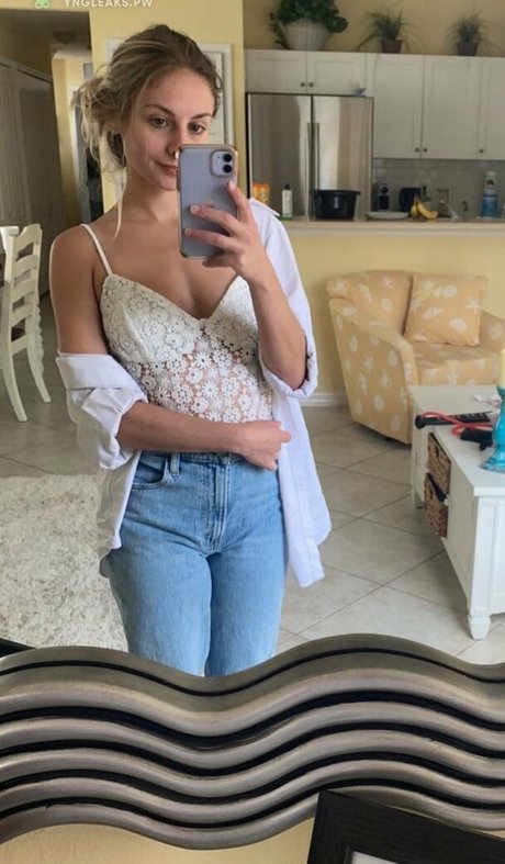 Tarah Kayne pornstar erotic images