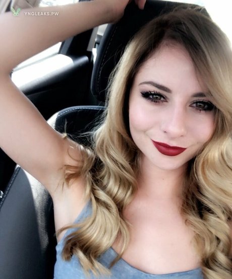 Tarah Kayne pretty pornstar image