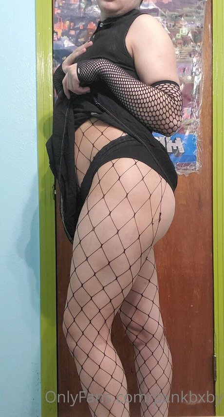 pxnkbxby nude pornstar image