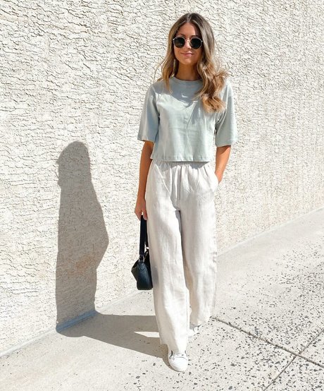 Hailey Lower model exclusive pics