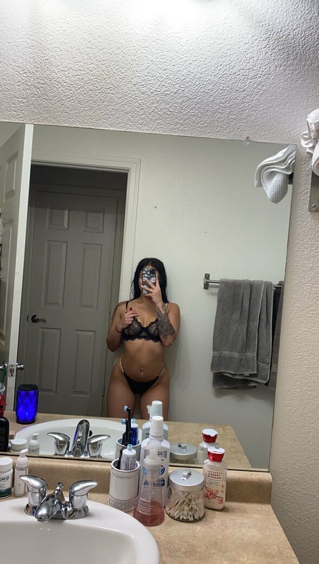 Lilibaby18 porn star picture