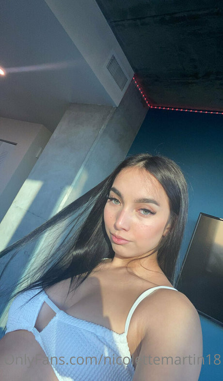 Lilibaby18 erotic actress pictures