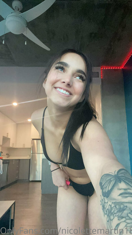 Lilibaby18 star erotic pic