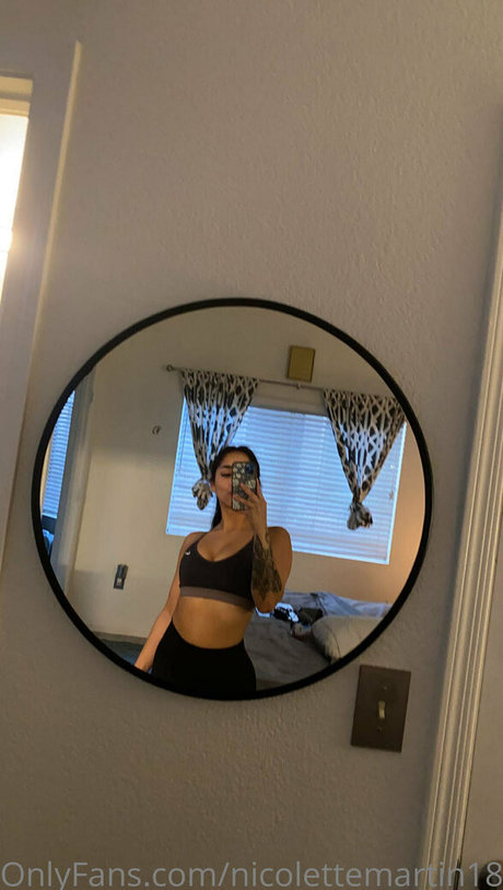 Lilibaby18 model erotic picture