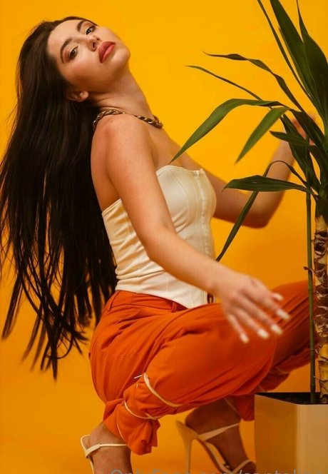 santalips best actress galleries