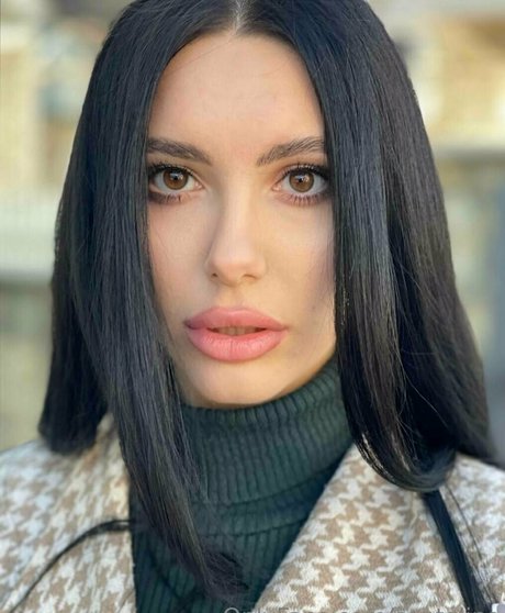 santalips nudes actress gallery