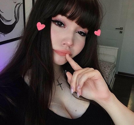 Shini Waifu model porn pic