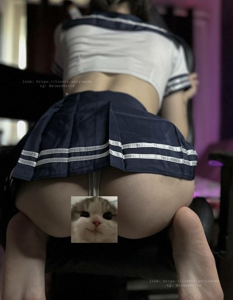 yiwedk star nude image