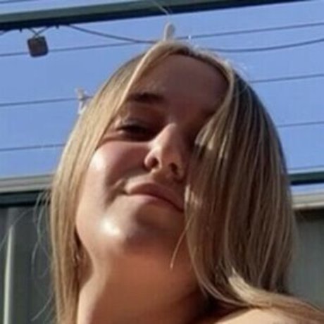 Izzycastilloo star sexy img