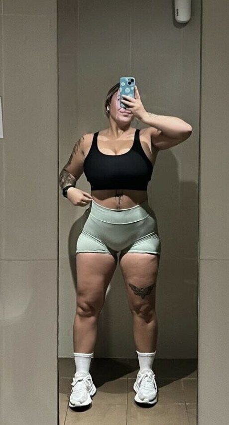 Izzycastilloo model pornographic photos