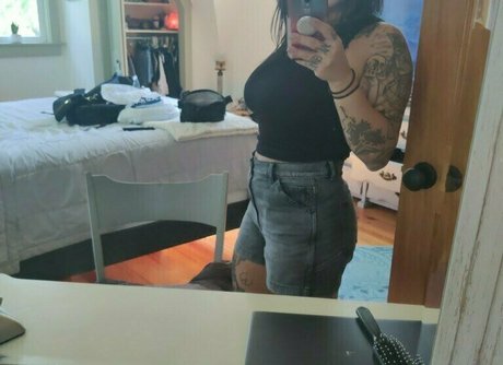 arckeyanne erotic model pictures