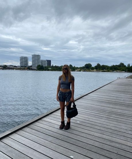 Linea Sindt beautiful star pics