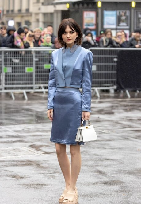 Emilia Jones star art picture