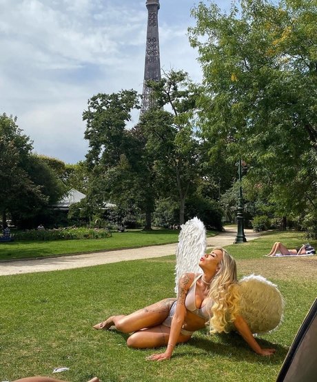 JeSuisBabi model nudes photo