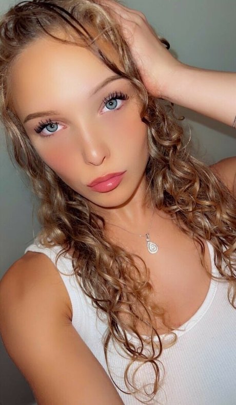 Evie Erikson hot actress photos