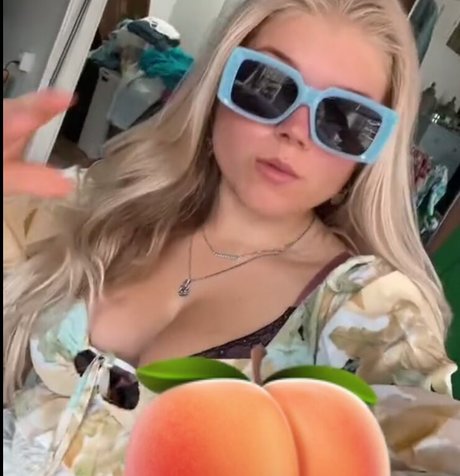 Kusrubxx pornstar erotic gallery