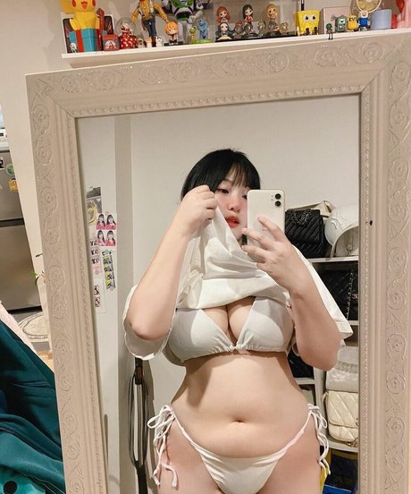 Yinnxmuayy erotic star images