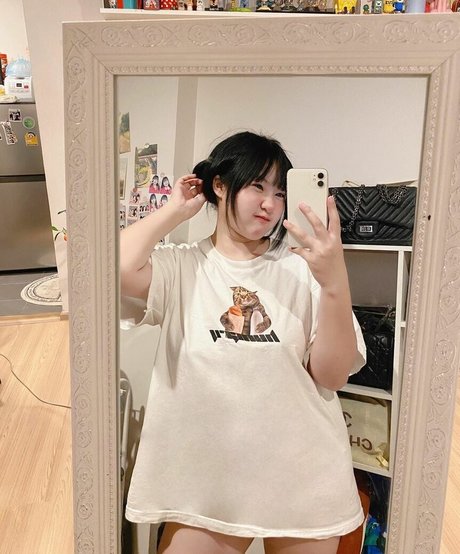 Yinnxmuayy exclusive actress photos