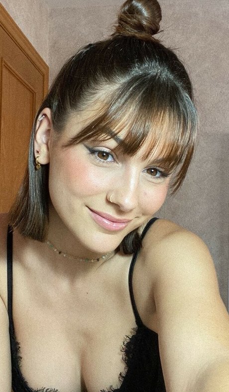 Miriam Villoria erotic pornstar photo