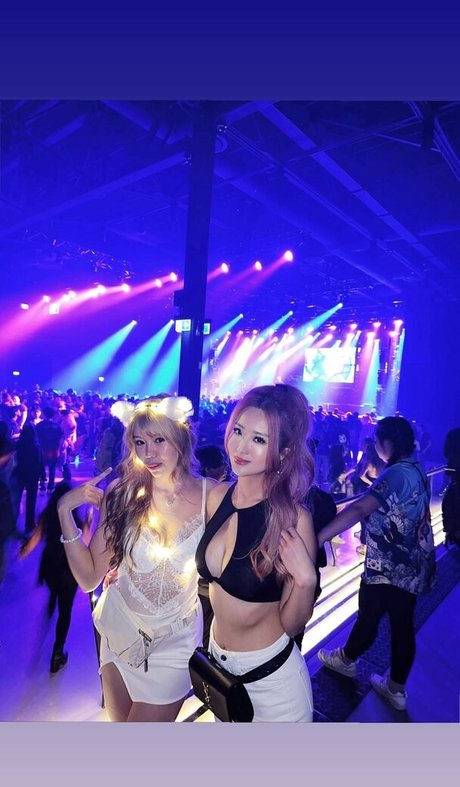 Emily108 star naked img